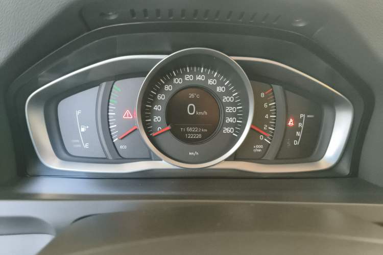 Used Volvo V60 2014 T5 Zhiyi Edition
