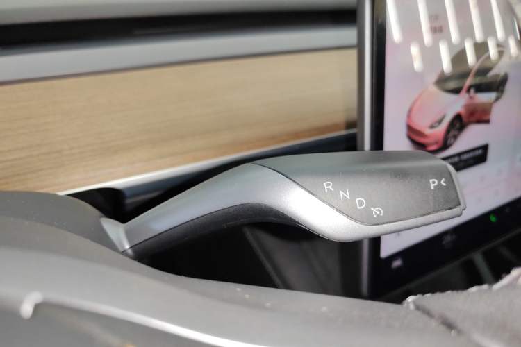 Used Tesla Model Y 2021 Standard Range Rear-Wheel Drive Version