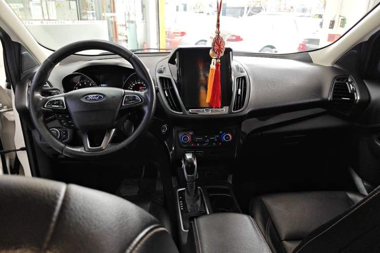 Used Ford Kuga 2019 EcoBoost 180 Two-Wheel-Drive Titanium Plus Model China V Standard
