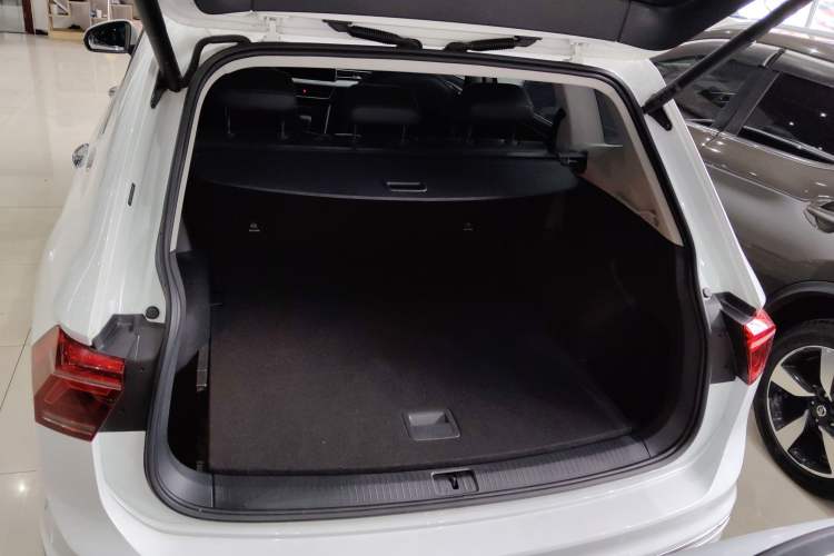 Used Volkswagen Tiguan L 2024 330TSI Automatic Two-Wheel Drive R-Line Enhanced Edition
