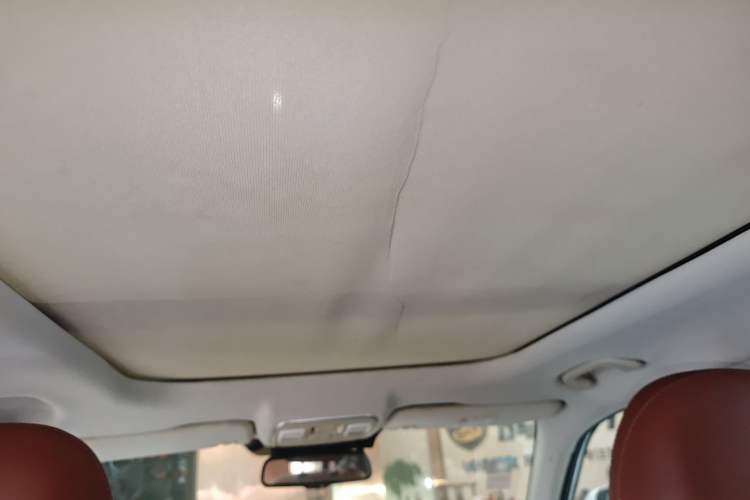 Used Geely Auto Emgrand X7 Sport 2018 1.8TD Automatic Two-Wheel Drive ZhiZun Model with 4G Connectivity