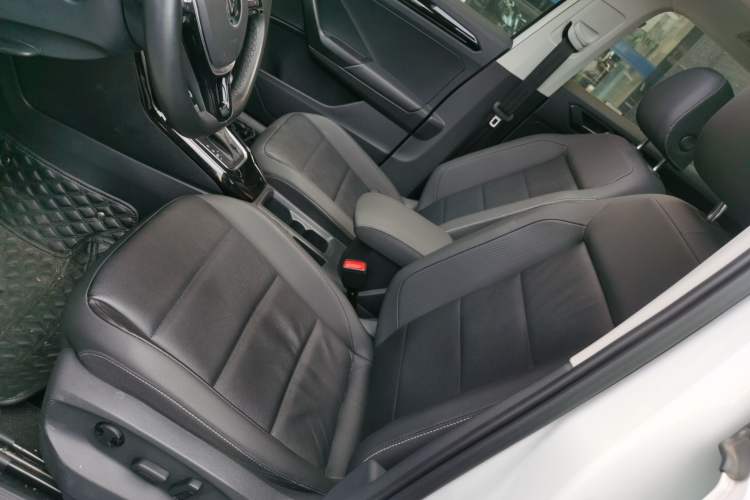 Used Volkswagen T-ROC 2022 280TSI DSG Two-Wheel Drive Comfort PLUS
