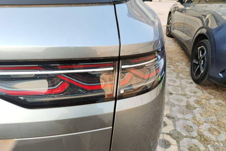 Used BYD Song L DM-i 2025 Intelligent Driving Version 112 km Beyond-Range Type
