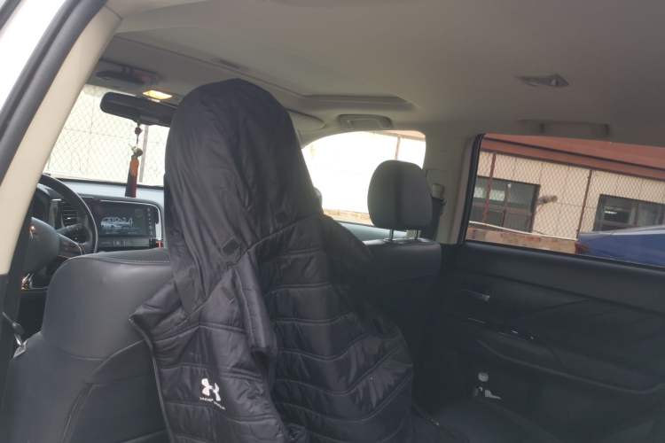 Used Mitsubishi Outlander 2019 2.0L Two-Wheel Drive Comfort Edition 5 Seats China V Standard