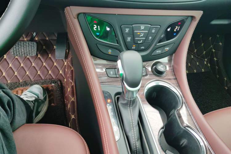 Used Buick Envision 2017 28T Four-Wheel Drive Elite Model
