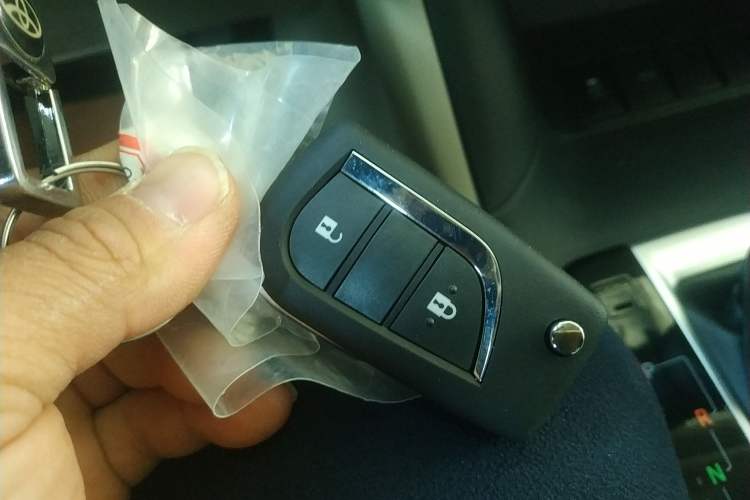 Used Toyota Highlander 2018 2.0T Two-Wheel Drive Elite Version 5 Seats China VI Standard