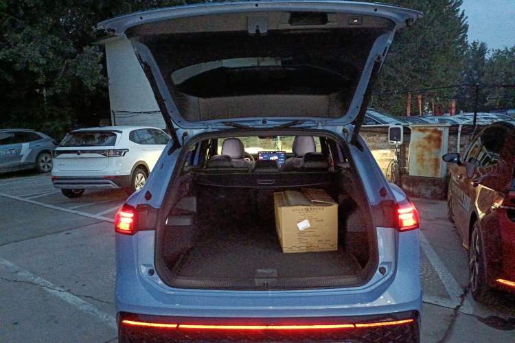 Used Volkswagen Tiguan L 2024 PRO 380TSI Four-Wheel Drive R-Line Prestige Edition
