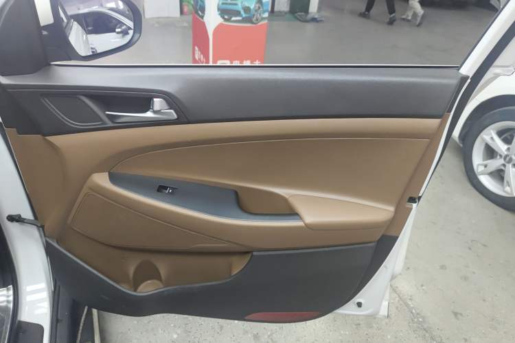 Used Hyundai Tucson 2015 1.6T Dual-Clutch Two-Wheel-Drive Smart Model
