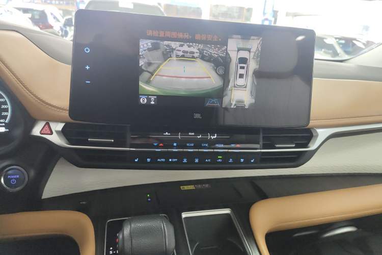 Used Toyota Granvia 2022 2.5L Hybrid Flagship Edition