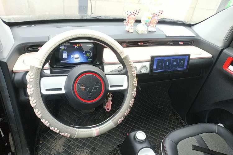 Used Wuling Hongguang MINIEV 2022 GAMEBOY 200km Gaming Edition with Lithium Iron Phosphate
