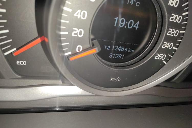 Used Volvo XC60 2015 T5 Smart Upgrade Model