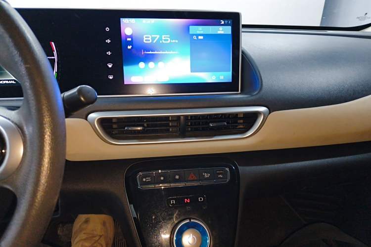 Used ORA White Cat 2022 Xiaoyue Mao Edition 360 km Luxury Model Lithium NMC