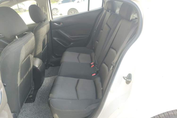Used Mazda Mazda 3 Axela 2016 Sedan 1.5L Manual Comfort Model