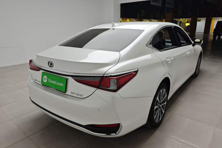 Used Lexus ES 2022 200 Excellence Edition
