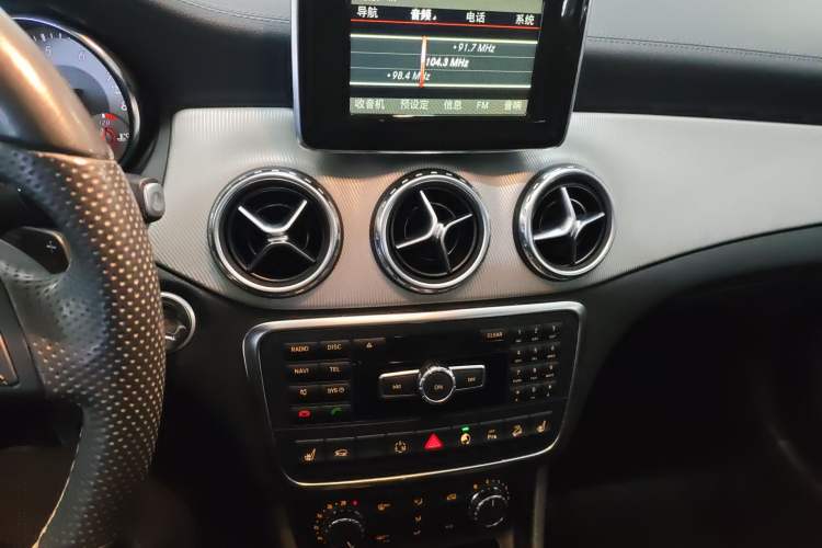 Used Mercedes-Benz GLA 2015 GLA 220 4MATIC Luxury Model