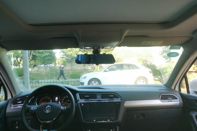 Used Volkswagen Tiguan L 2019 Updated Version 330TSI Automatic Two-Wheel Drive Panoramic Comfort Edition China VI Standard
