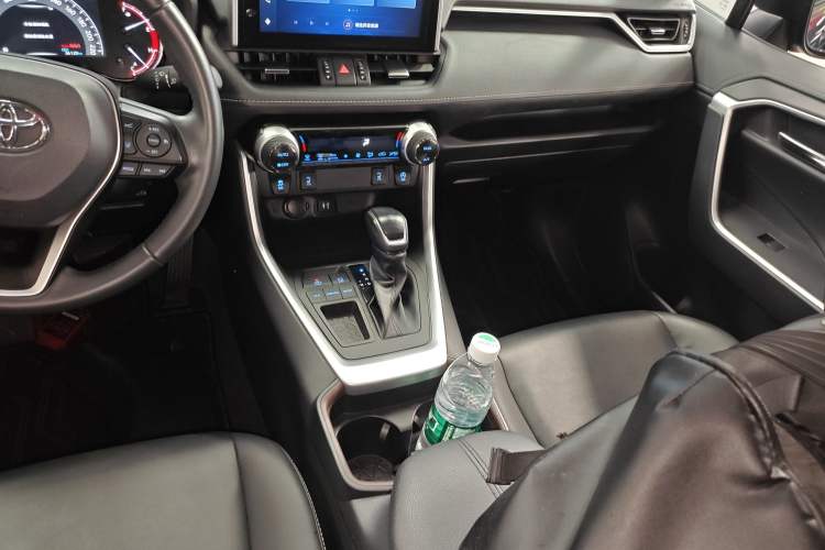 Used Toyota RAV4 2022 2.0L CVT Two-Wheel Drive Fashion Plus Edition
