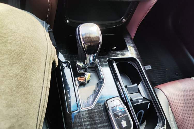 Used Toyota Crown 2017 2.0T Sport Edition
