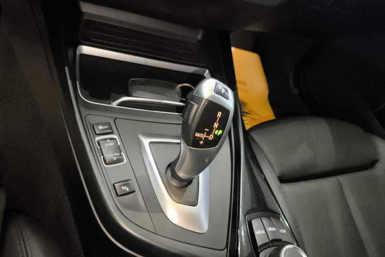 Used BMW 2 Series 2018 220i Convertible Coupe Sports Design Package
