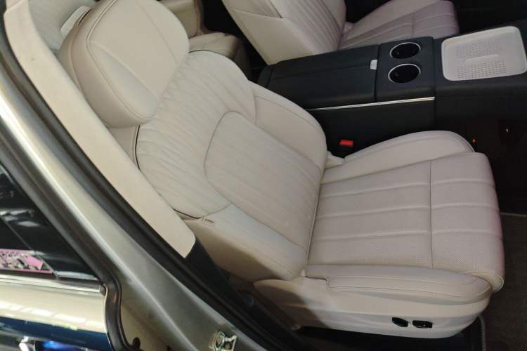 Used VOYAH Dream 2025 PHEV Four-Wheel-Drive Flagship Version – Qiankun Edition
