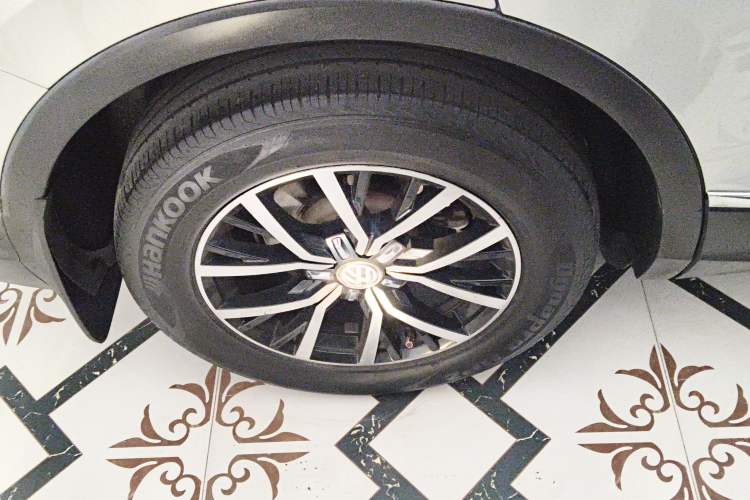 Used Volkswagen Tiguan L 2017 330TSI Automatic Two-Wheel Drive Luxury Edition
