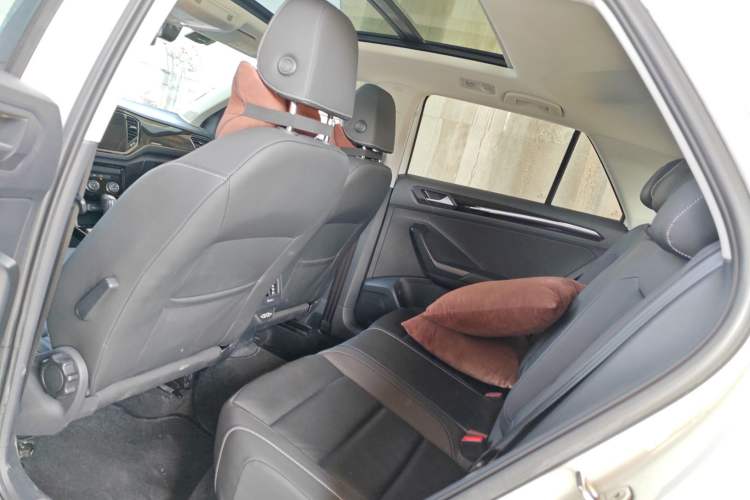 Used Volkswagen T-ROC 2021 280TSI DSG Two-Wheel Drive Comfort Connect Edition
