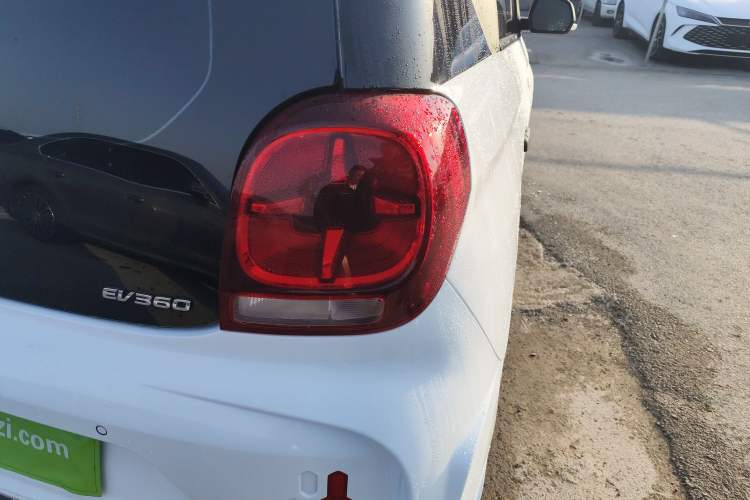 Used Roewe Clever 2021 302 km New Four-Seater Super-Efficient Version