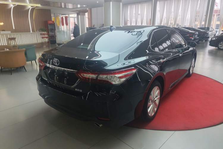 Used Toyota Camry 2021 2.0G Luxury Edition
