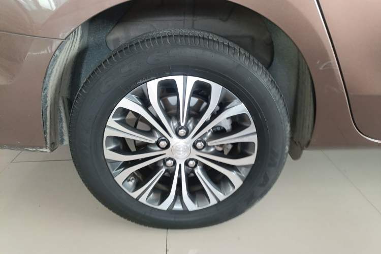 Used Buick GL8 2022 Land Cruiser Executive Class 652T Comfort Model
