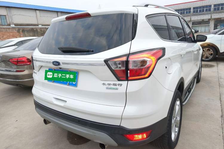 Used Ford Kuga 2018 EcoBoost 180 Two-Wheel-Drive Platinum Edition
