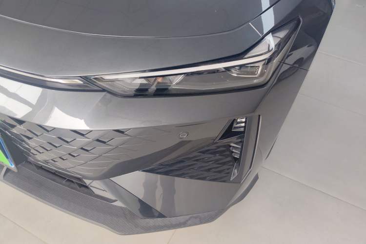 Used Changan UNI-V 2024 1.5T Prestige Edition