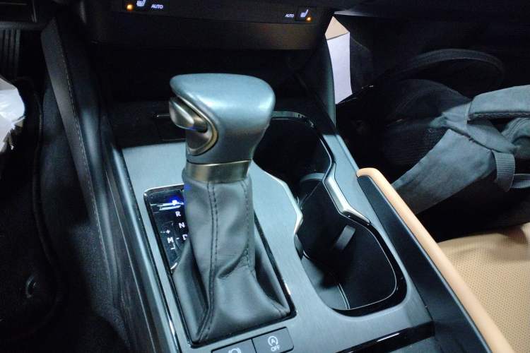 Used Lexus ES 2022 200 Excellence Edition