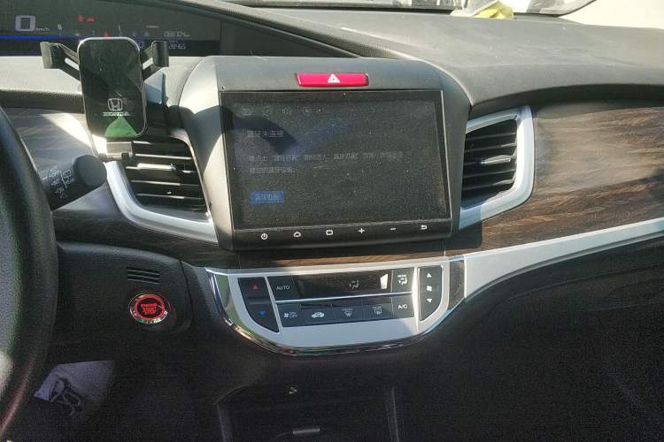 Used Honda Jade 2017 1.8L automatic Comfort version 5 seats
