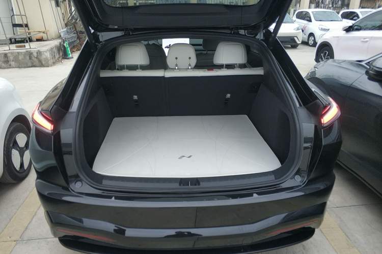 Used ONVO L60 2024 60 kWh Rear-Drive Version