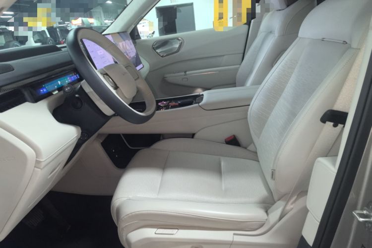 Used Lynk & Co 900 2025 2.0T Exploration Edition
