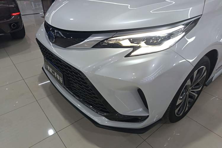 Used Toyota Granvia 2023 2.5L Hybrid Prestige PLUS Edition
