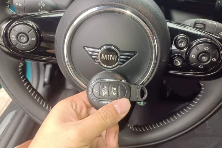 Used  MINI 2018 1.5T COOPER CABRIO Artist