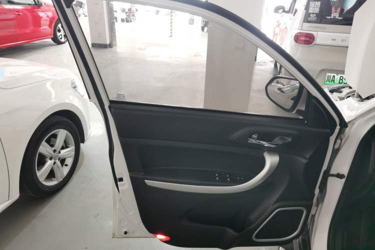 Used Changan CS35 2016 1.6L Automatic Luxury Model China IV Standard
