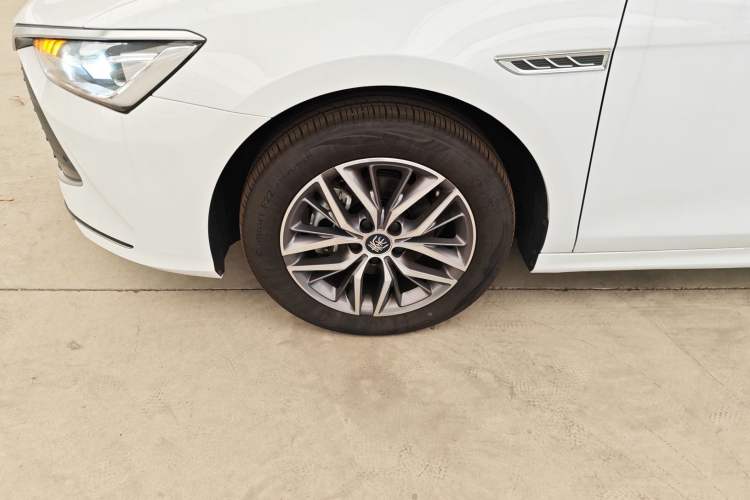 Used BYD Qin PLUS 2024 HONOR Edition DM-i 120KM Excellence Model
