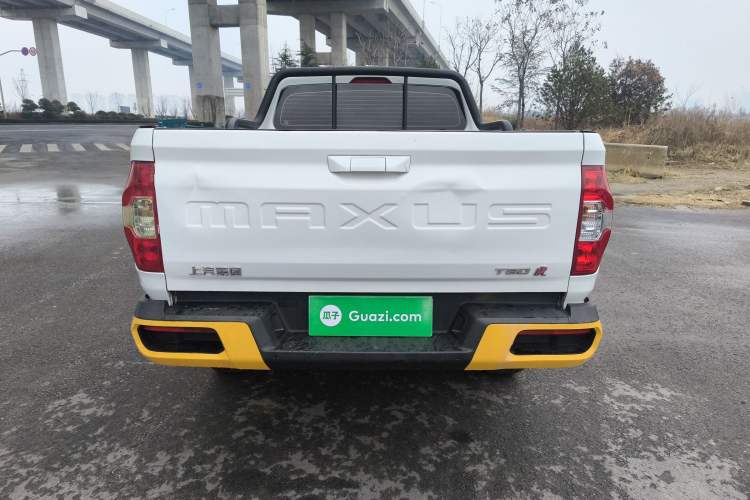 Used SAIC MAXUS T60 2022 5th Anniversary Edition 2.0T Diesel Manual Two-Wheel Drive High Ground Clearance Comfortable Version with Extended Cabin
