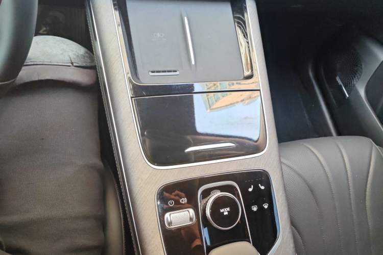 Used Chery Tiggo 9 2025 2.0T Dual-Clutch Two-Wheel Drive Black Samurai Edition 5 Seats