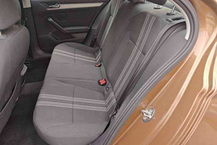 Used Volkswagen Lamando 2015 230TSI DSG Fashion Edition
