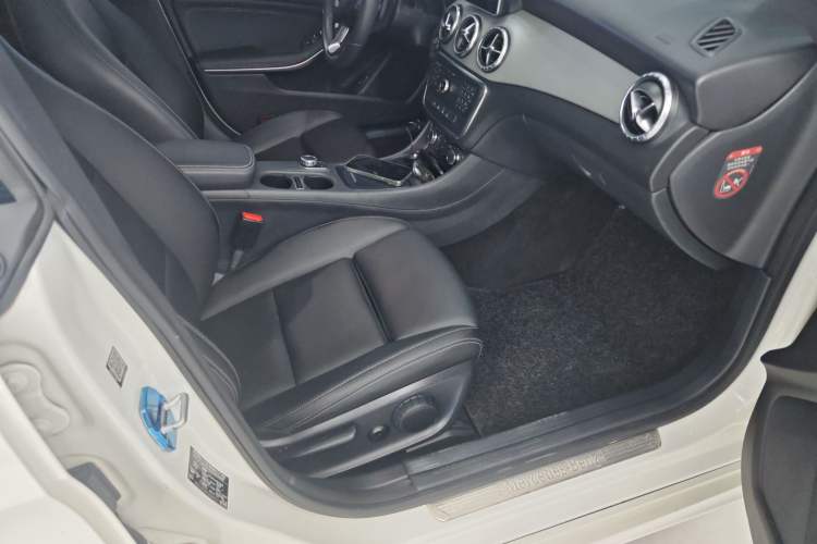Used Mercedes-Benz CLA 2015 CLA 200
