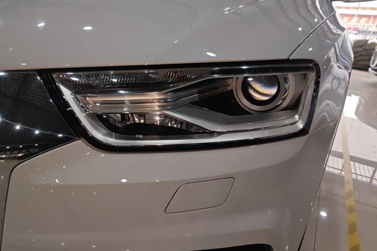 Used Audi Q3 2017 30 TFSI Fashion Model
