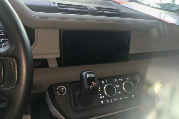 Used Land Rover Defender 2021 90 P400 Classic Reproduction Edition