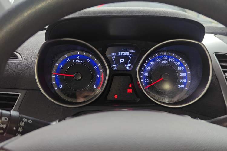 Used Hyundai Elantra 2016 1.6L Automatic Smart Version
