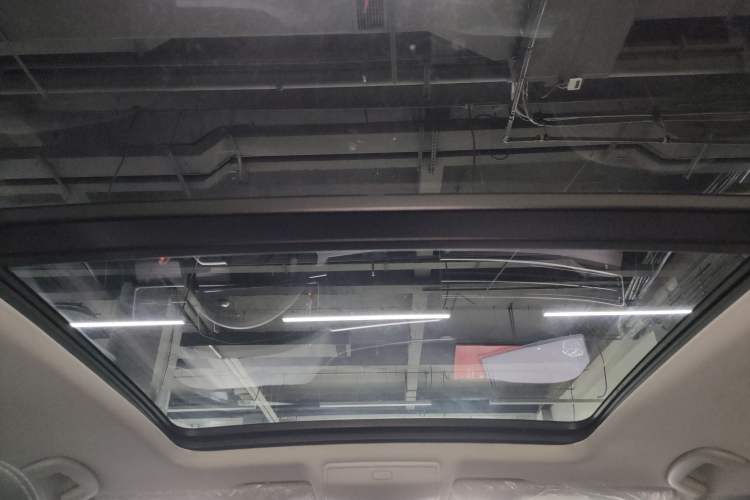 Used Volkswagen Tiguan L 2024 Outstanding Model 330TSI Automatic Two-Wheel Drive R-Line Dragon Glory Edition
