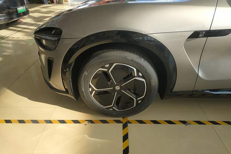 Used  YU7 2025 Ultra-Long Range Rear-Wheel Drive Version
