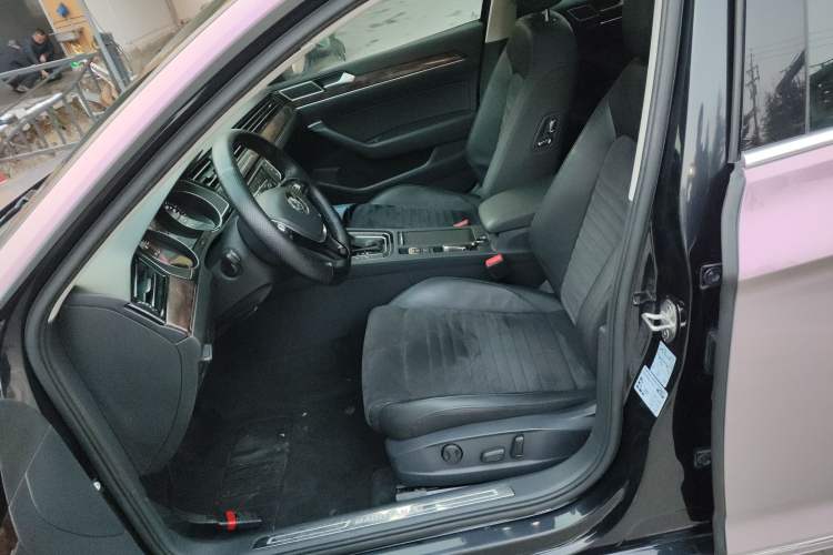 Used Volkswagen Magotan 2017 330TSI DSG Luxury Model
