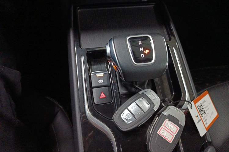 Used Hongqi E-QM5 2022 431 km Charge & Enjoy Edition